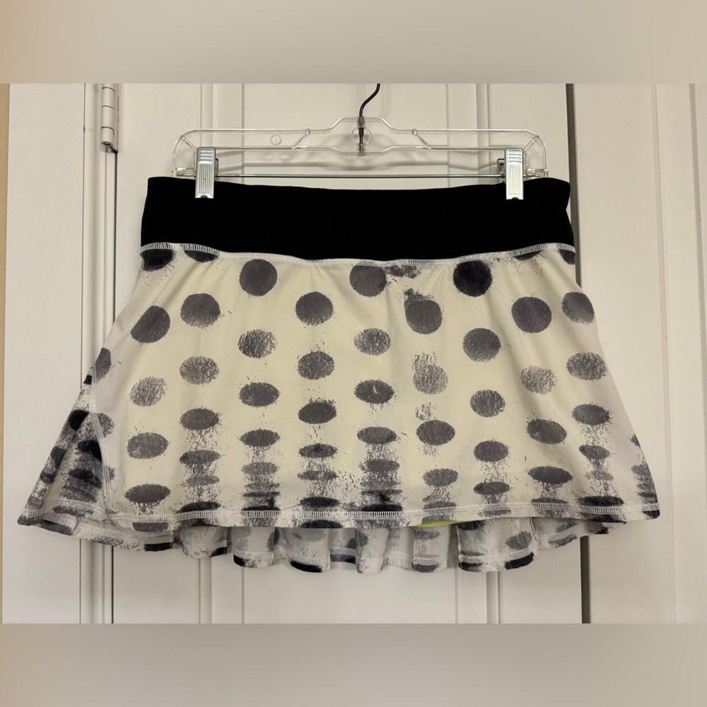 Lululemon Pace Setter Tennis Skirt White Black Polka Dot and Neon Shorts size 8
